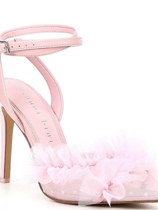 Gianni Bini Shoes - Gianni Bini NWOT pink heels